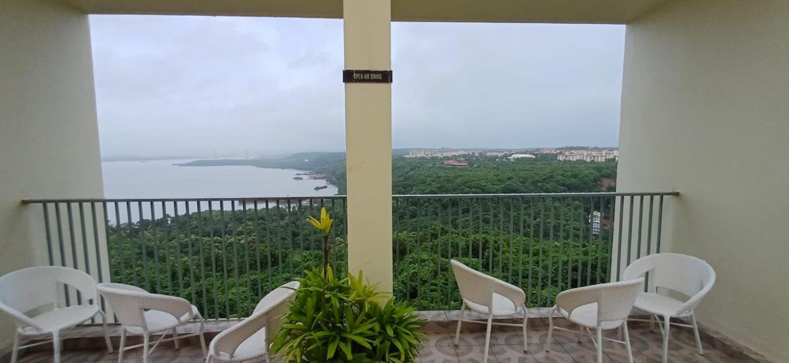 Good Stay 2Bhk Pool Apartment 10 Mins From Dabolim Airport Goa 102 Consua Zewnętrze zdjęcie